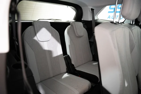 Peugeot 5008 1.2 PureTech Allure EAT8 29