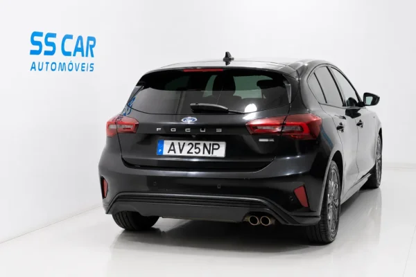 Ford Focus 1.0 EcoBoost MHEV ST-Line 2