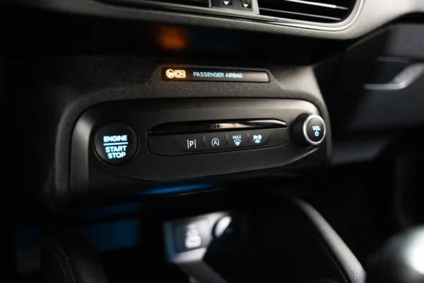 Ford Focus 1.0 EcoBoost MHEV ST-Line 12