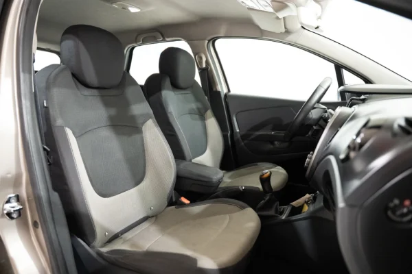 Renault Captur 1.5 dCi Exclusive 16