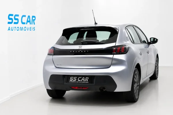 Peugeot 208 1.2 PureTech Allure EAT8 5