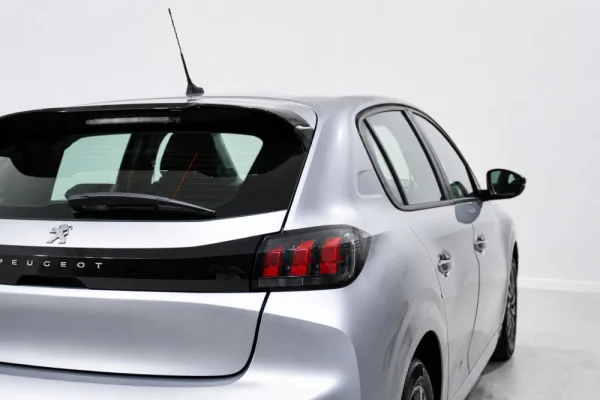 Peugeot 208 1.2 PureTech Allure EAT8 7