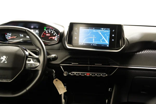 Peugeot 208 1.2 PureTech Allure EAT8 10