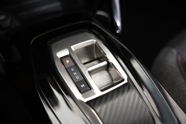 Peugeot 208 1.2 PureTech Allure EAT8 14