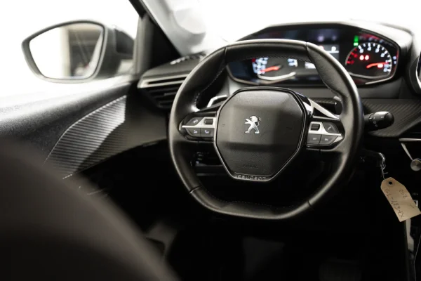 Peugeot 208 1.2 PureTech Allure EAT8 17