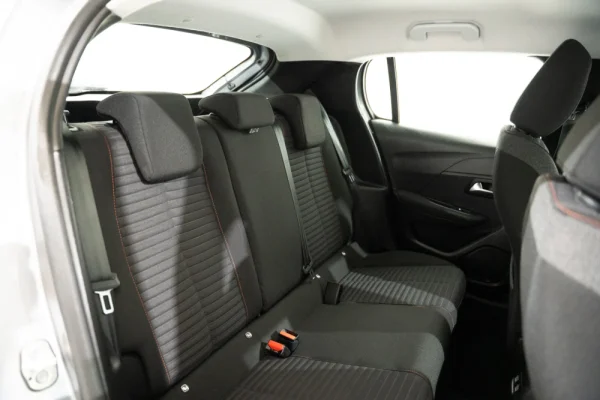 Peugeot 208 1.2 PureTech Allure EAT8 24