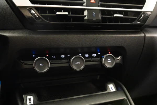 Citroen C4 1.2 PureTech Feel Pack EAT8 17