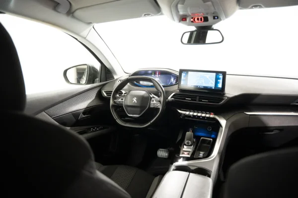 Peugeot 3008 1.2 PureTech Allure EAT8 7