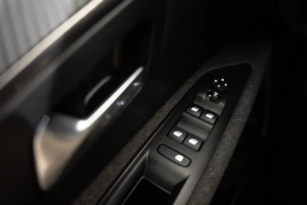Peugeot 3008 1.2 PureTech Allure EAT8 18