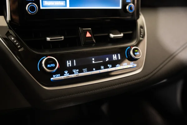 Toyota Corolla SD 1.6 Exclusive 14