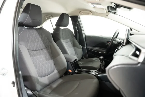 Toyota Corolla SD 1.6 Exclusive 22