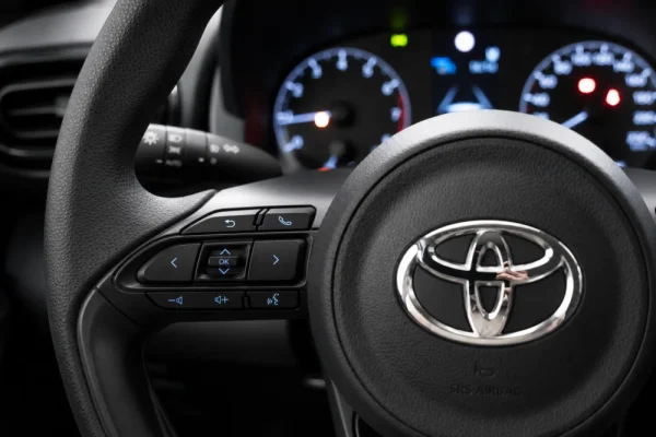 Toyota Yaris 1.0 VVT-i Comfort 17