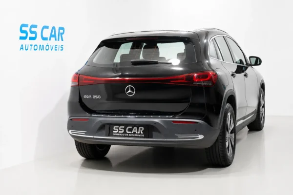 Mercedes-Benz EQA 250 Progressive 5