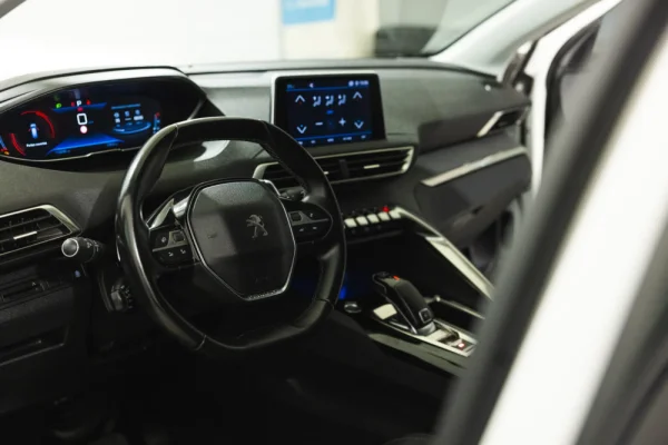 Peugeot 5008 1.2 PureTech Allure EAT8 7