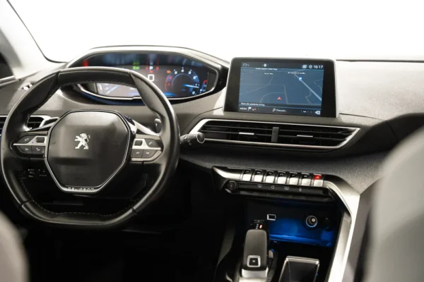 Peugeot 5008 1.2 PureTech Allure EAT8 9