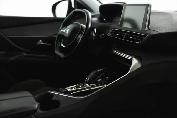 Peugeot 5008 1.2 PureTech Allure EAT8 15