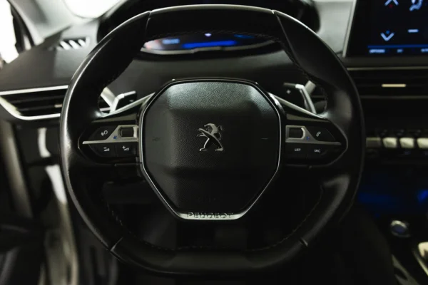 Peugeot 5008 1.2 PureTech Allure EAT8 17