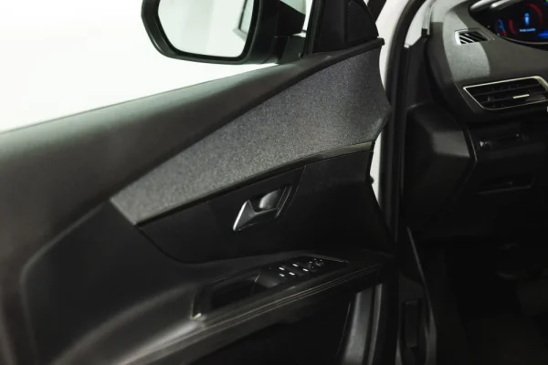 Peugeot 5008 1.2 PureTech Allure EAT8 22