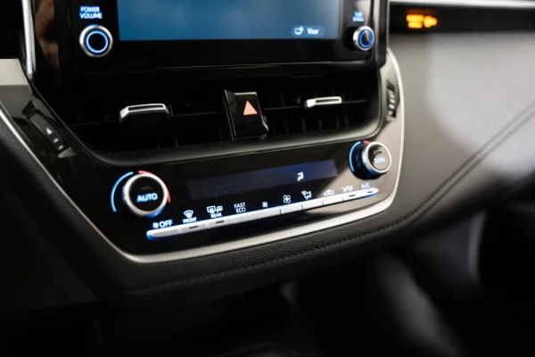 Toyota Corolla COMFORT 1.5 VVTi 14