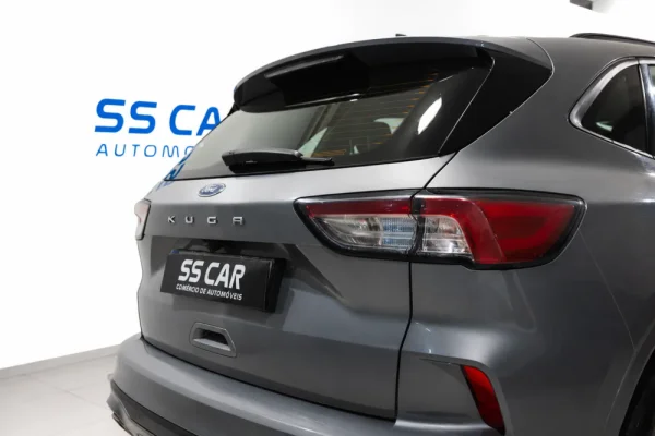Ford Kuga 1.5 EcoBoost ST-Line 4