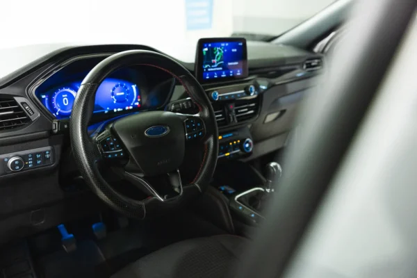 Ford Kuga 1.5 EcoBoost ST-Line 8
