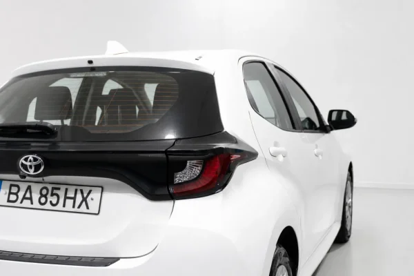 Toyota Yaris 1.5 VVT-i Comfort 6