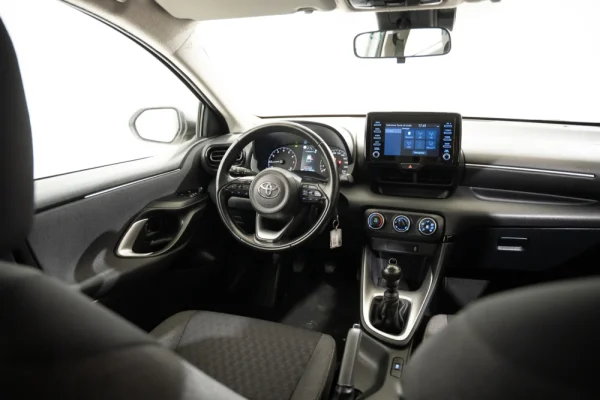 Toyota Yaris 1.5 VVT-i Comfort 8