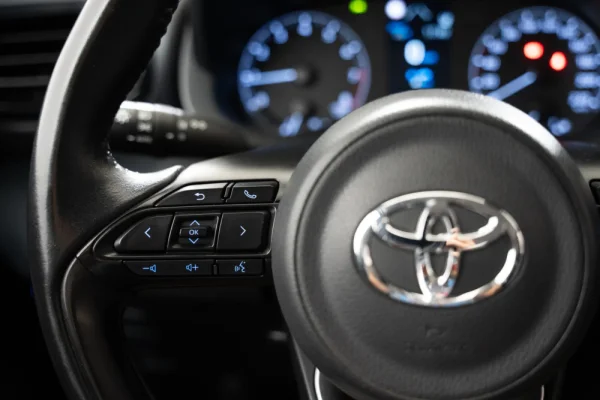 Toyota Yaris 1.5 VVT-i Comfort 14