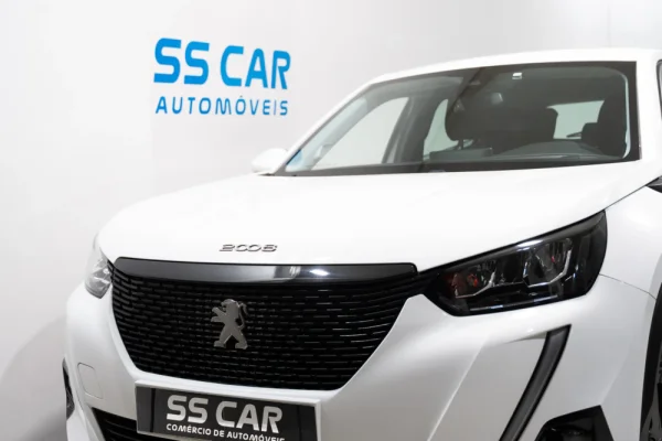 Peugeot 2008 1.2 PureTech Active EAT8 3
