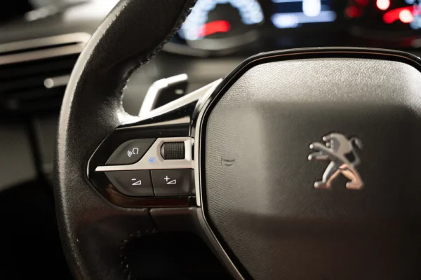Peugeot 2008 1.2 PureTech Active EAT8 19