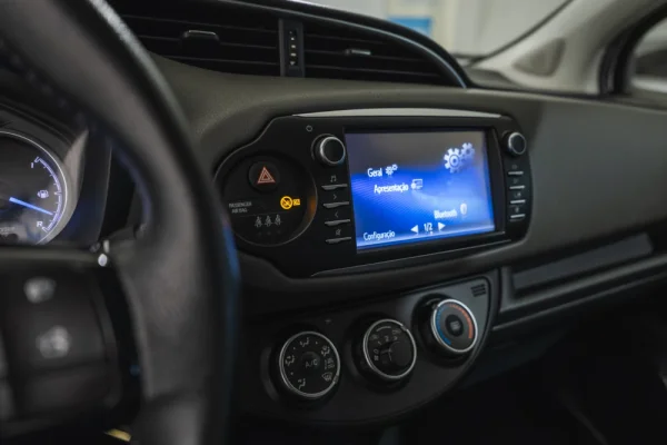 Toyota Yaris 1.0 VVT-i Comfort 15
