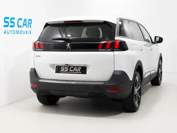 Peugeot 5008 1.2 PureTech Allure EAT8 6