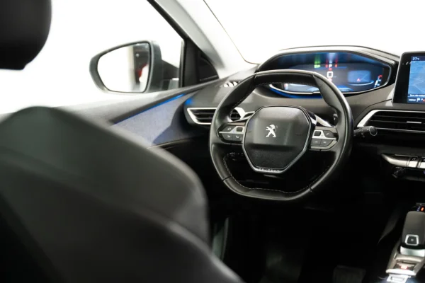 Peugeot 5008 1.2 PureTech Allure EAT8 10