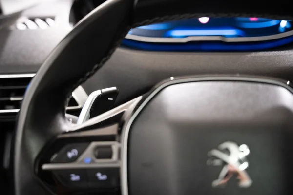 Peugeot 5008 1.2 PureTech Allure EAT8 13
