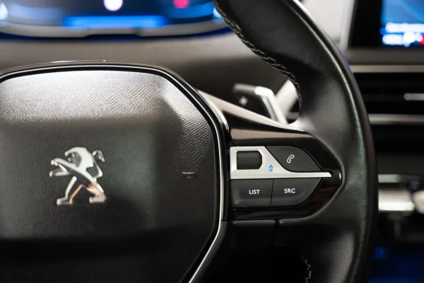 Peugeot 5008 1.2 PureTech Allure EAT8 16