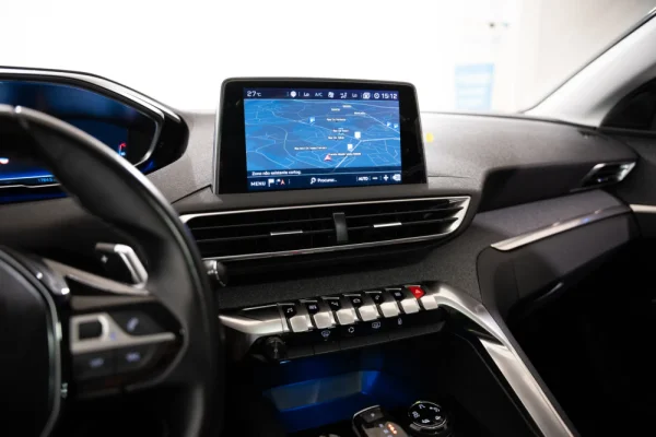 Peugeot 5008 1.2 PureTech Allure EAT8 18