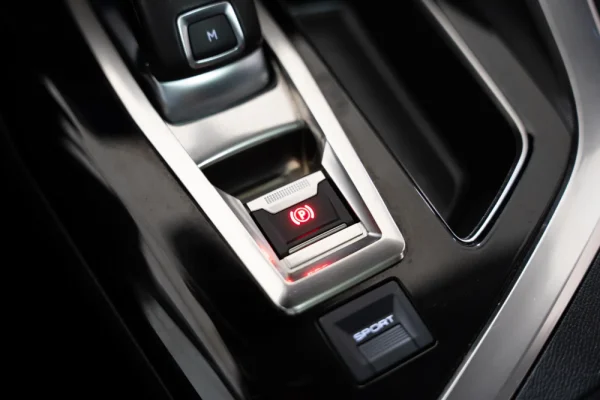Peugeot 5008 1.2 PureTech Allure EAT8 27