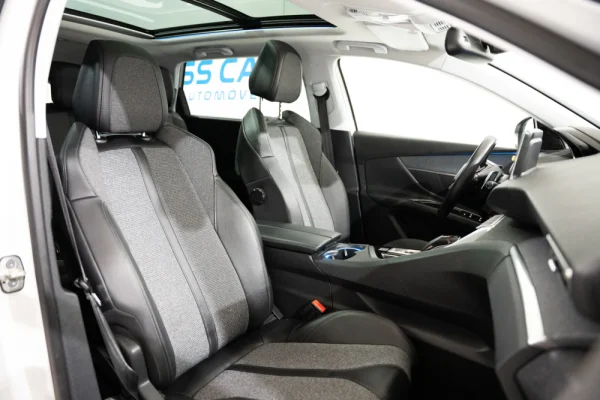 Peugeot 5008 1.2 PureTech Allure EAT8 29