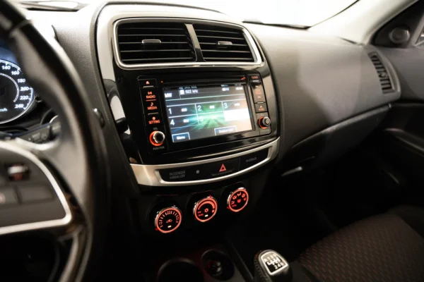 Mitsubishi ASX 1.6 DI-D Intense 12