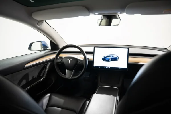 Tesla Model 3 Long-Range Dual Motor AWD 9