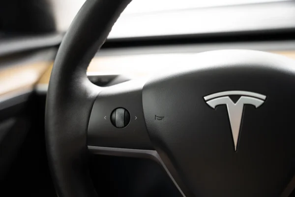 Tesla Model 3 Long-Range Dual Motor AWD 16