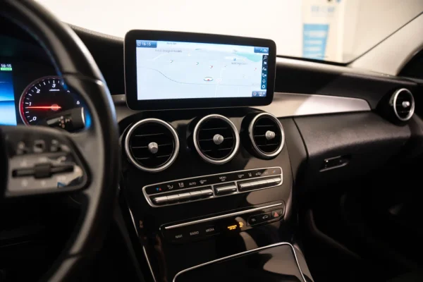 Mercedes-Benz C 300 de Avantgarde 8