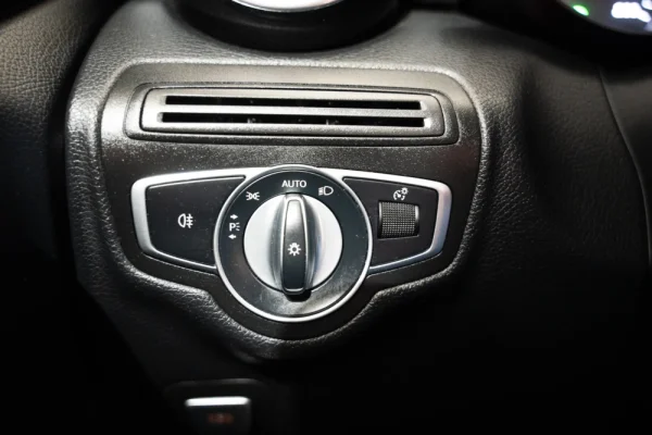 Mercedes-Benz C 300 de Avantgarde 17