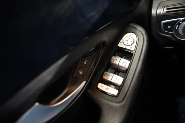Mercedes-Benz C 300 de Avantgarde 18