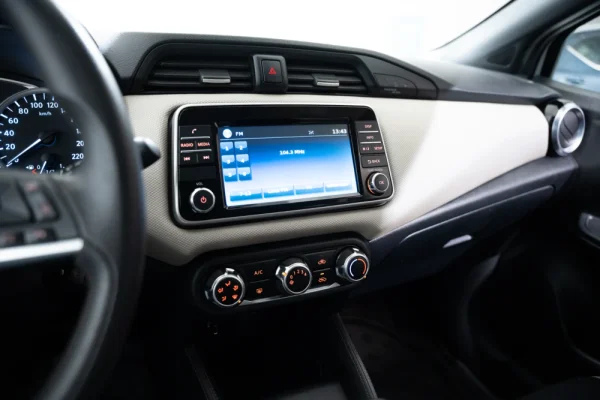 Nissan Micra 0.9 IG-T N-Connecta S/S 12