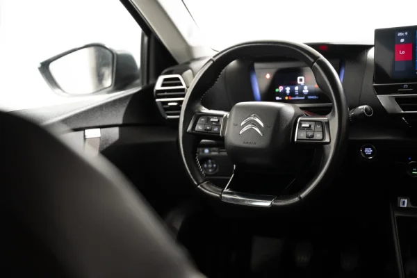 Citroen C4 1.2 PureTech Shine 10
