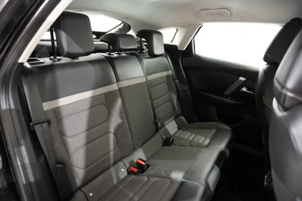 Citroen C4 1.2 PureTech Shine 28