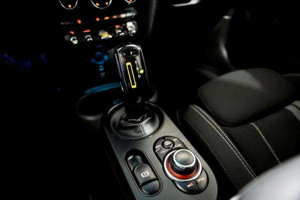 MINI 3 Portas Cooper SE 8