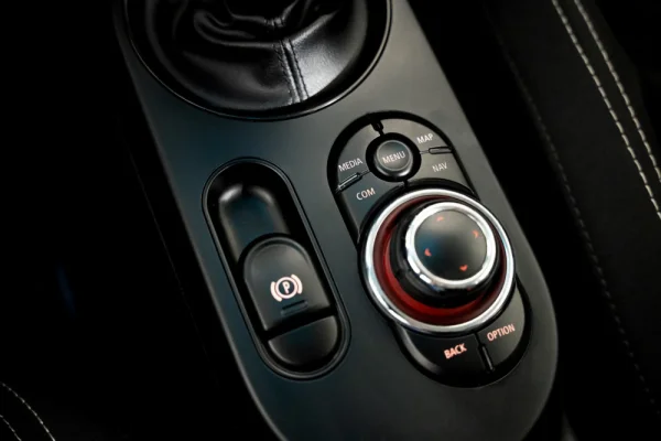 MINI 3 Portas Cooper SE 10
