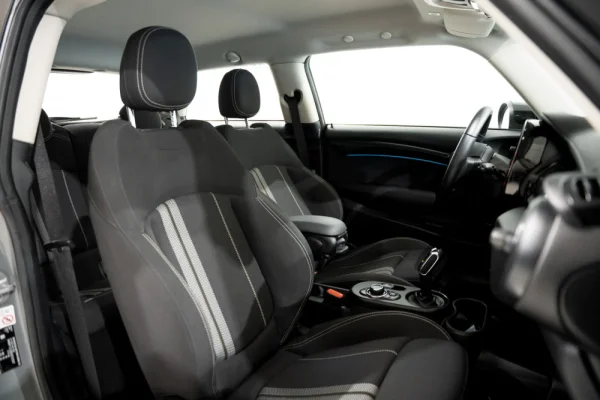 MINI 3 Portas Cooper SE 15